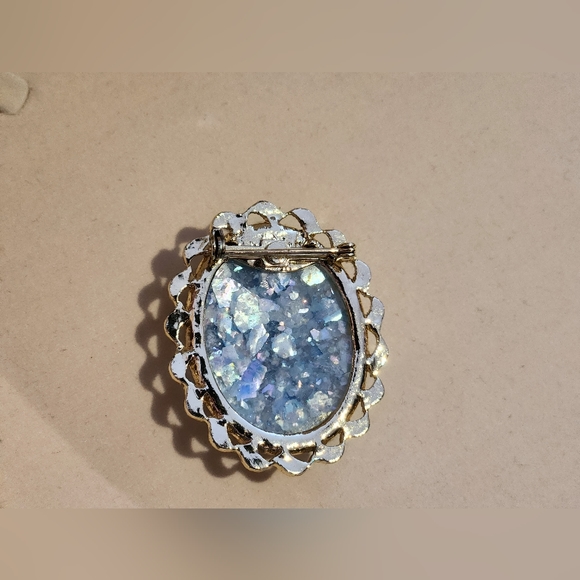 Vintage Gold Tone Turquoise Confetti Brooch Large Oval Pin - Picture 2 of 3